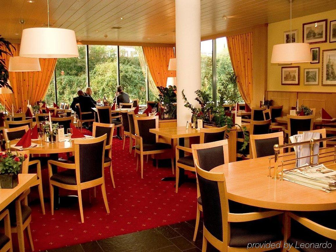 Bastion Hotel Херлен Ресторан фото